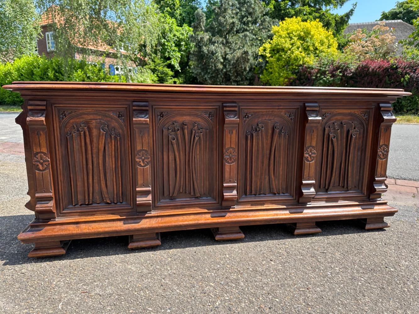 1 Gothic - Style Trunk