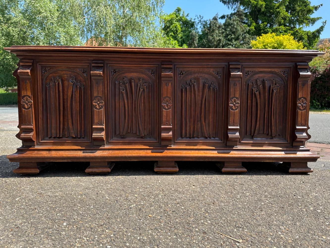 1 Gothic - Style Trunk