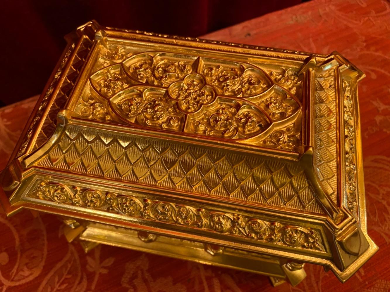 1 Gothic - Style Trunk