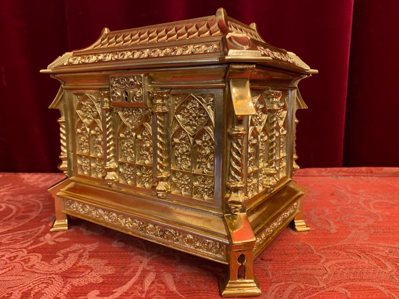 1 Gothic - Style Trunk