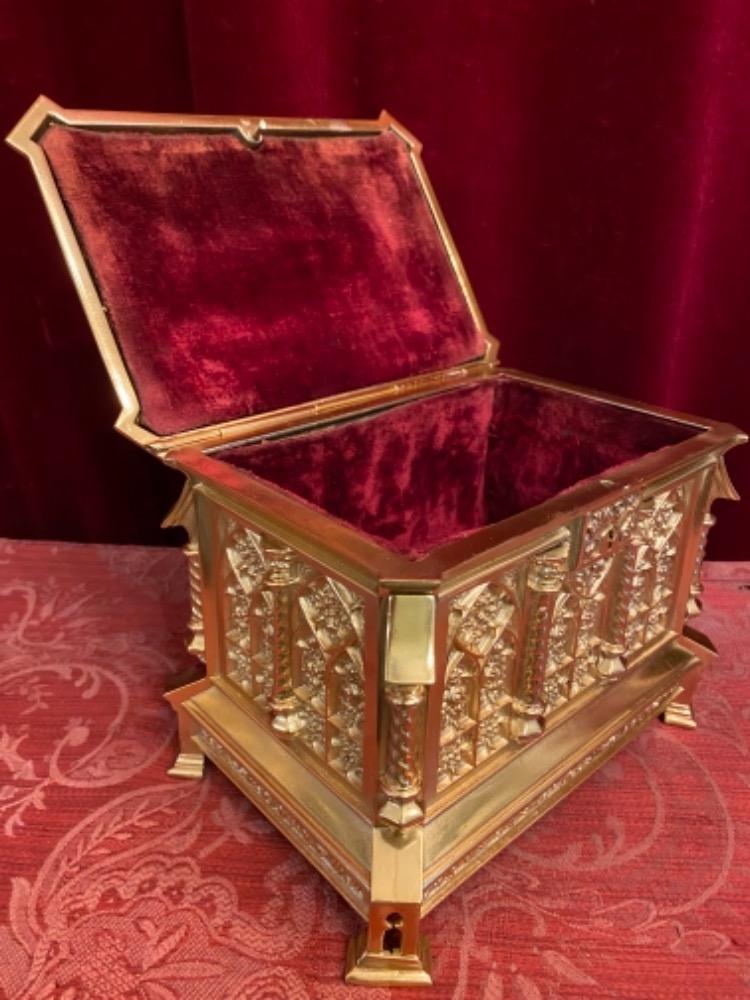 1 Gothic - Style Trunk