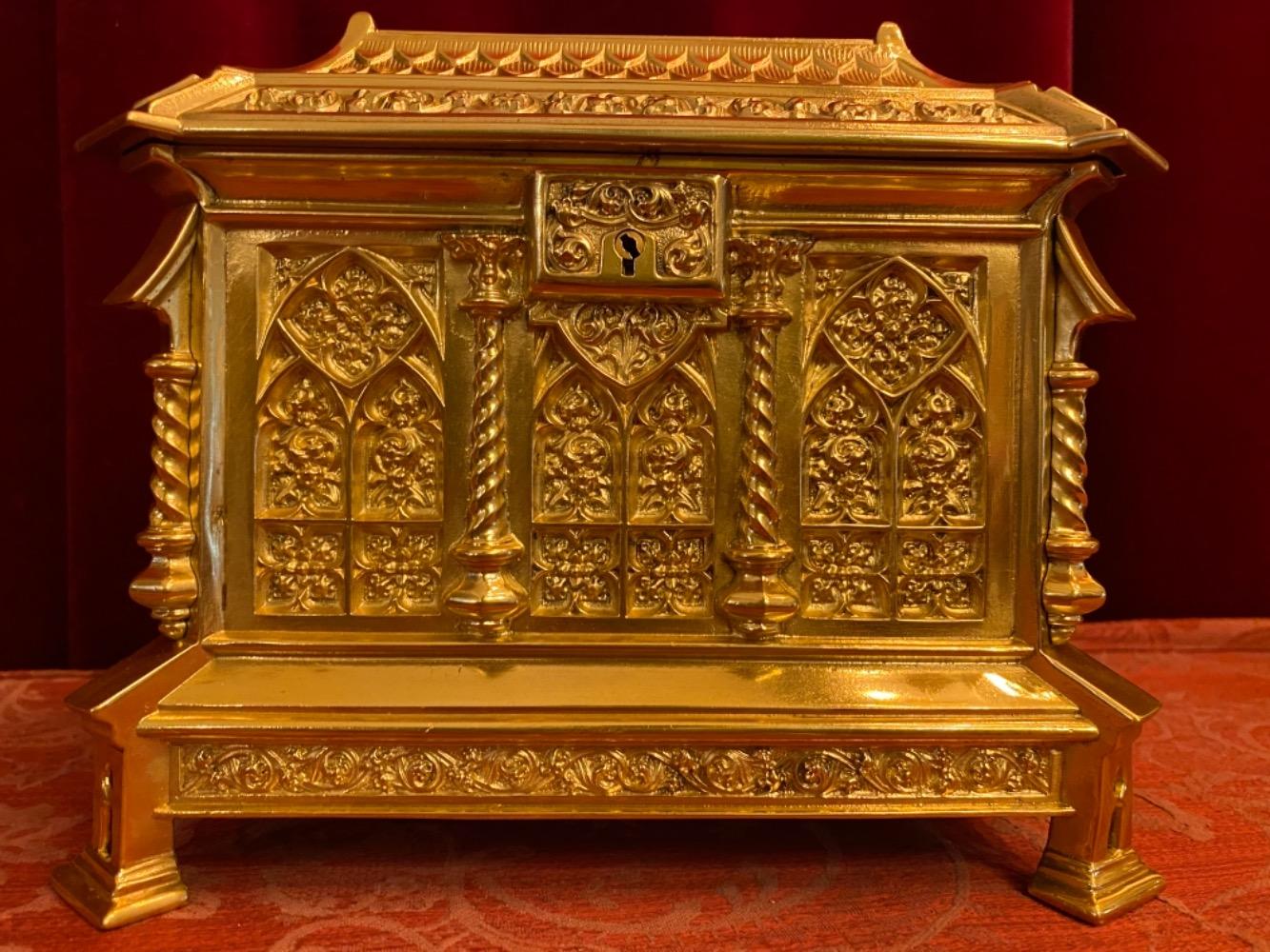 1 Gothic - Style Trunk