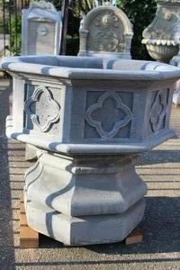 Vase style Gothic - style en Concrete, Belgium New