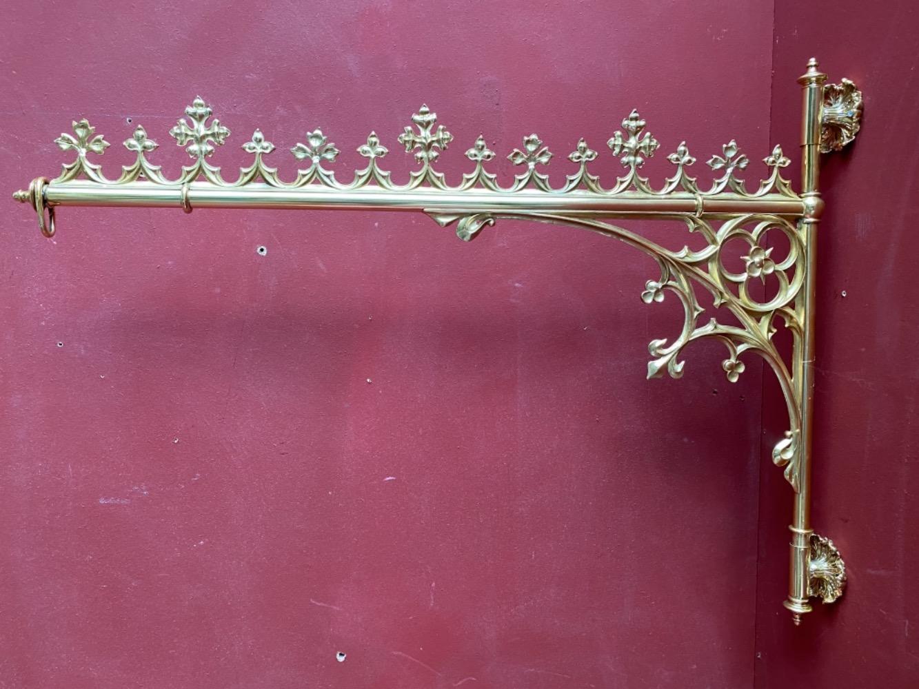 1 Gothic - Style Wall Bracket