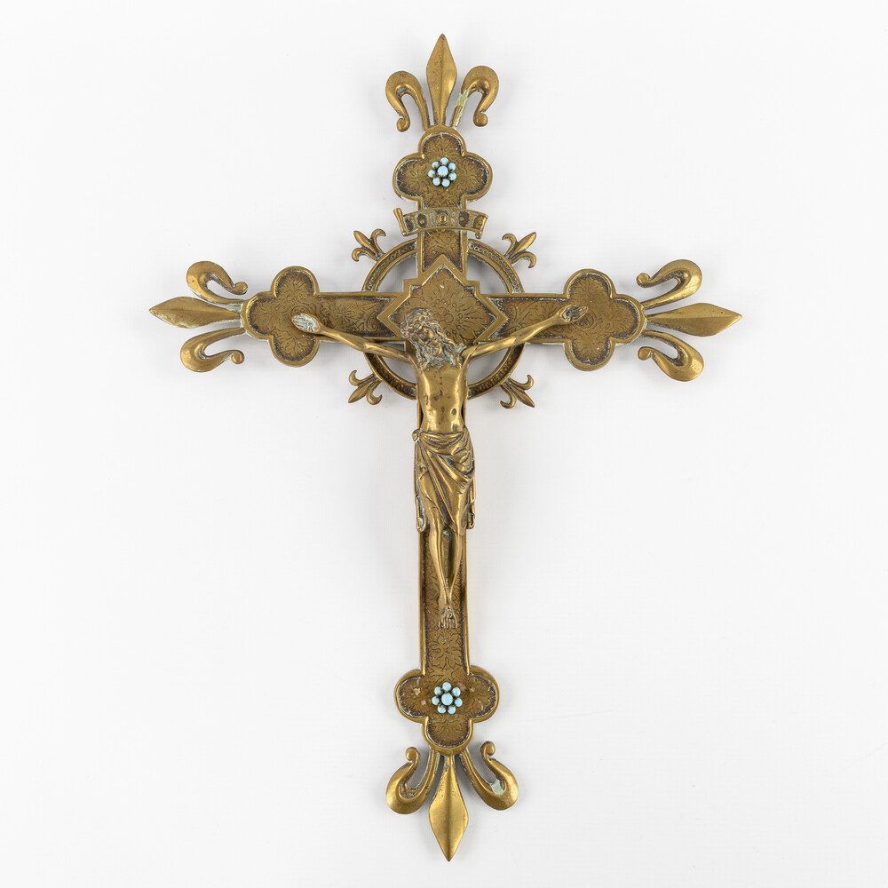 1 Gothic - Style Wall - Cross