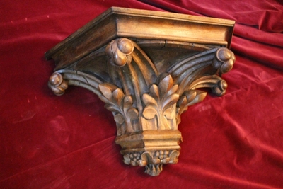 Wall Pedestal style Gothic - style en hand-carved wood Oak, Belgium 19th century ( anno 1850 )