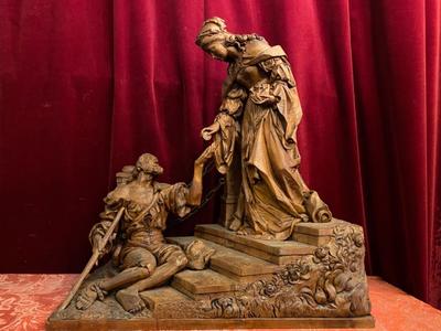 1 Gothic - style Wood Carved Statue Of Saint Elizabeth Giving A Coin With Her Right Hand To The Left Hand Of Beggar As Charity Gesture