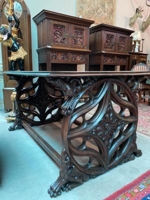 Gothic Table  en Oak wood, Belgium 19 th century