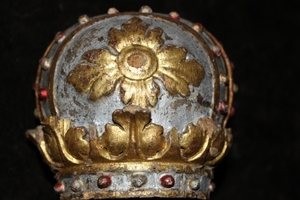 Handcarved Crown en wood polychrome, France 18 th century