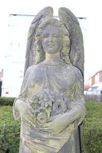 Handcarved Sandstone Angel en Sandstone, 19th century