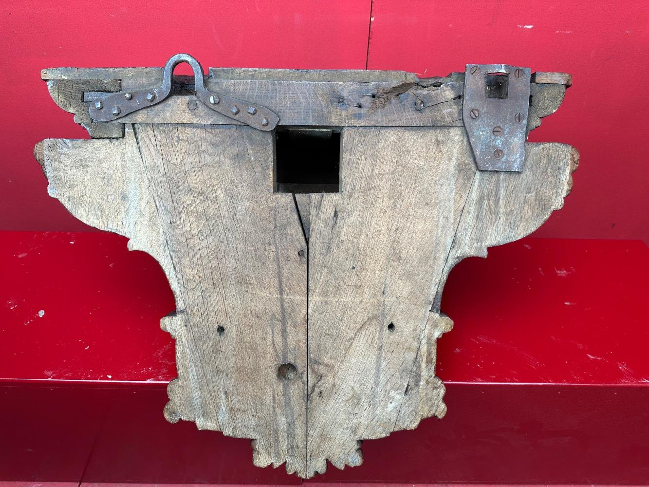 1  Hanging Pedestal