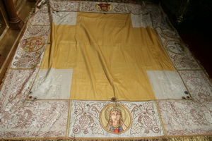 High Quality  Canopy With 4 Fully Hand-Embroidered Imaginations , Complete ,  Including Poles en Fabrics, Belgium  19 th century ( Anno 1875 )