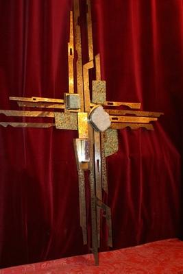 High Quality Totally Hand-Made Cross Special Designed For Hospital-Chapel At Nijmegen – Holland. Applications & Elements In Rock-Crystal, Amethist & More.  Anno About 1965. Dutch 20th century