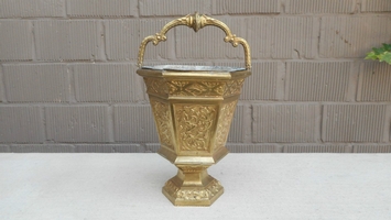 Holy Water Bucket en Solid Bronze , Belgium 19th century