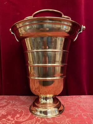 Holy Water Holder en Brass / Bronze / Polished and Varnished, Belgium  20 th century ( Anno 1910 )