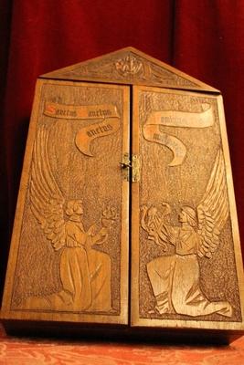 Home - Altar Hand - Carving Engraved Brass Metal Corpus Measures Open Doors en Oak, Netherlands 20th century ( anno 1925 )