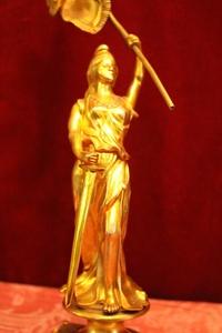 Jeanne D Arc Statue en solid bronze - gilt, France 19th century (1875)