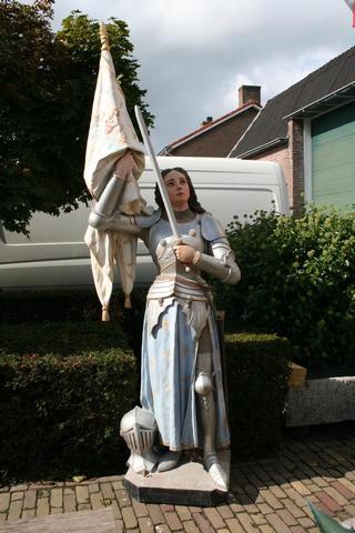 1  Jeanne D Arc Statue Height 300 Cm !