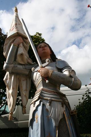 1  Jeanne D Arc Statue Height 300 Cm !