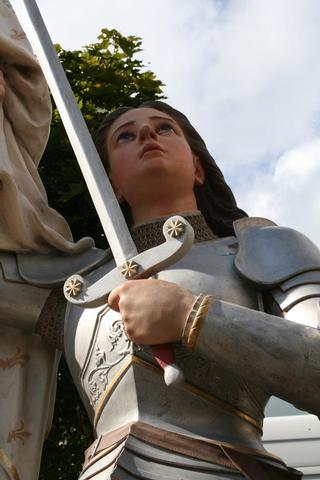 1  Jeanne D Arc Statue Height 300 Cm !