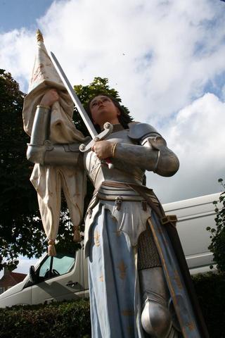 1  Jeanne D Arc Statue Height 300 Cm !