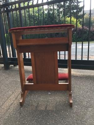 Kneeler en Oak wood, Dutch 19th century