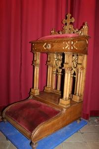 Kneeler en wood oak / Red Velvet., France 19th century