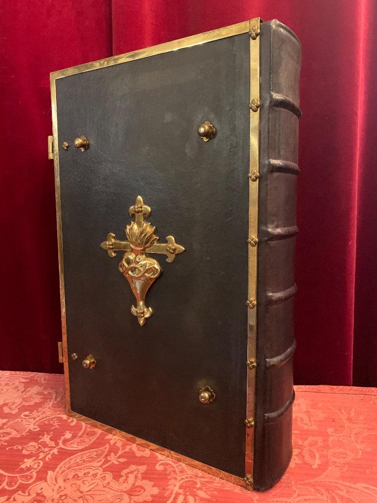 1  Large Antiphonarium Cisterciense In Perfect Condition Brass Locks And Applications