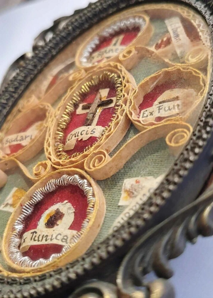 1  Large Multi Reliquary Passion Of Christ