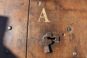 Large Offer Box en Oak wood, Dutch 19th century