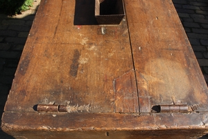 Large Offer Box en Oak wood, Dutch 19th century