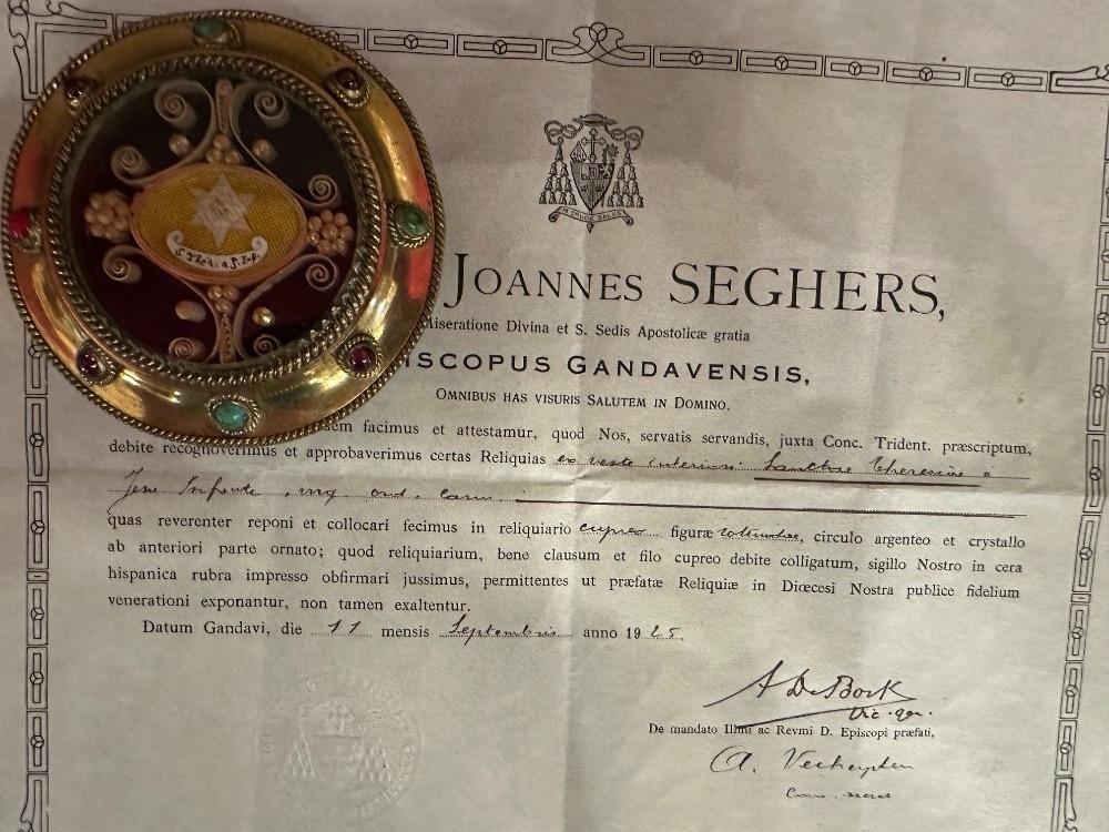 1  Large Reliquary - Relic Ex Veste Interiori St. Therese Of Lisieux With Original Document
