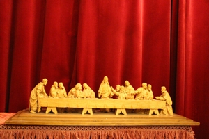 Last Supper  en hand-carved wood , Southern Germany 20th century