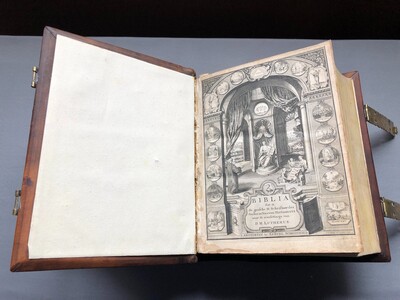 Luther Bible; Nicolaas Haas/Samuel Schoonwald 1725. Old & New Testament en Leather / Paper / Brass Locks, Amsterdam Netherlands  18 th century