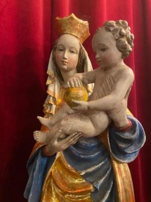 Madonna & Child  en Carved Wood Polychrome / Gilt, Southern Germany 20th century