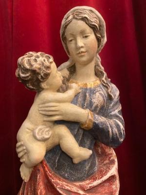 Madonna & Child en Carved Wood, Southern Germany 20th century