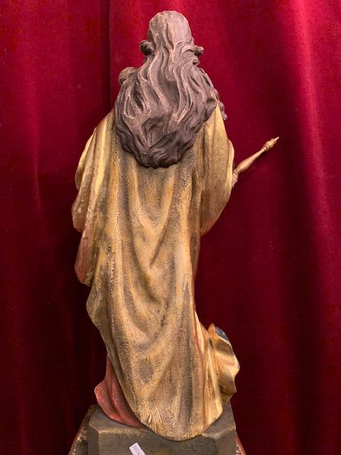 1  Madonna Total Height: 71 Cm.