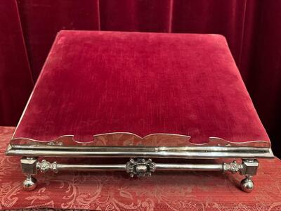 Missal Stand  en Brass / Bronze Silver Plated / Fabrics Red Velvet / Wood, Belgium  19 th century