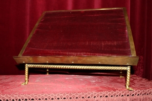 Missal Stand en Brass / Red velvet, Belgium 19th century