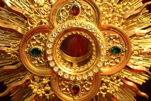 Monstrance / Gemstones  en Brass / Bronze / Gilt, France 19th century
