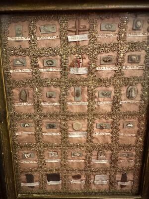 Multi Reliquary  en Wood / Fabrics / Glass, Italy  18 th century ( Anno 1765 )