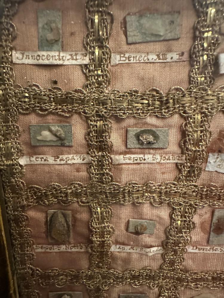 1  Multi Reliquary