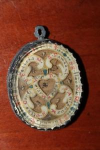 Multi Reliquary. Backside Hand-Painted Imagination On Parchment en Silver, Italy 17 th century