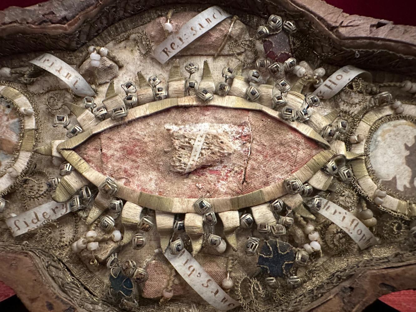 1  Multi Reliquary. Multiple First Class Relics Ex Ossibus Relics : S. Honoratius, S. Desiderius, S. Reparata, S. Christophorus, S. Adrianus.