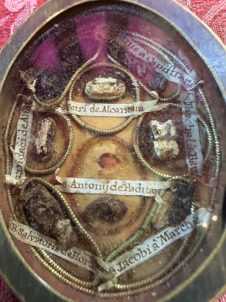1  Multi Reliquary Relics : Paschalis Baylon, Petrus Of Alcantara. Joannes A Capistrano. Didacius. Salvatoris De Horta. Jacobus A Marche. Antonii De Padua