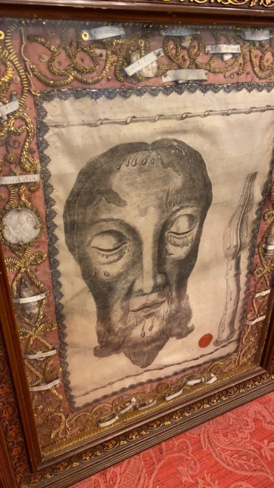 1  Multiple Reliquary - ( 21 ) Relics Ex Ossibus Around The Shrud Of Turin Imagination On Silk Frame Inlaid With Copper. Originally Sealed. Wax Medallions.