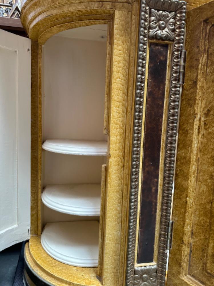 1 Neo Classicistic Altar