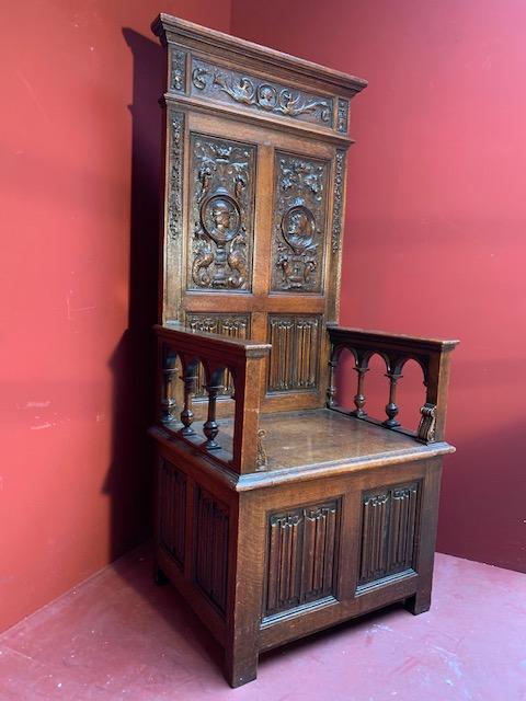 1  Neo-Classicistic  Castle-Throne