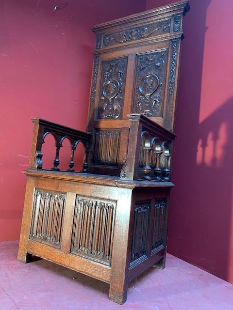 1  Neo-Classicistic  Castle-Throne