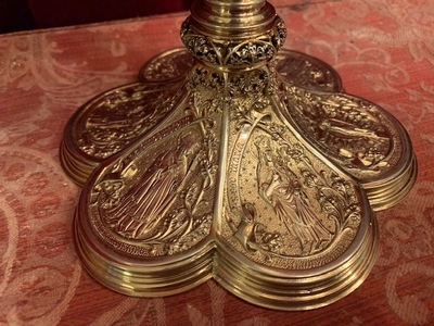 Chalice With Original Paten & Spoon And Documentation. At The Bottem Engraved style Neo Classicistic en Full - Silver, Belgium 19th century